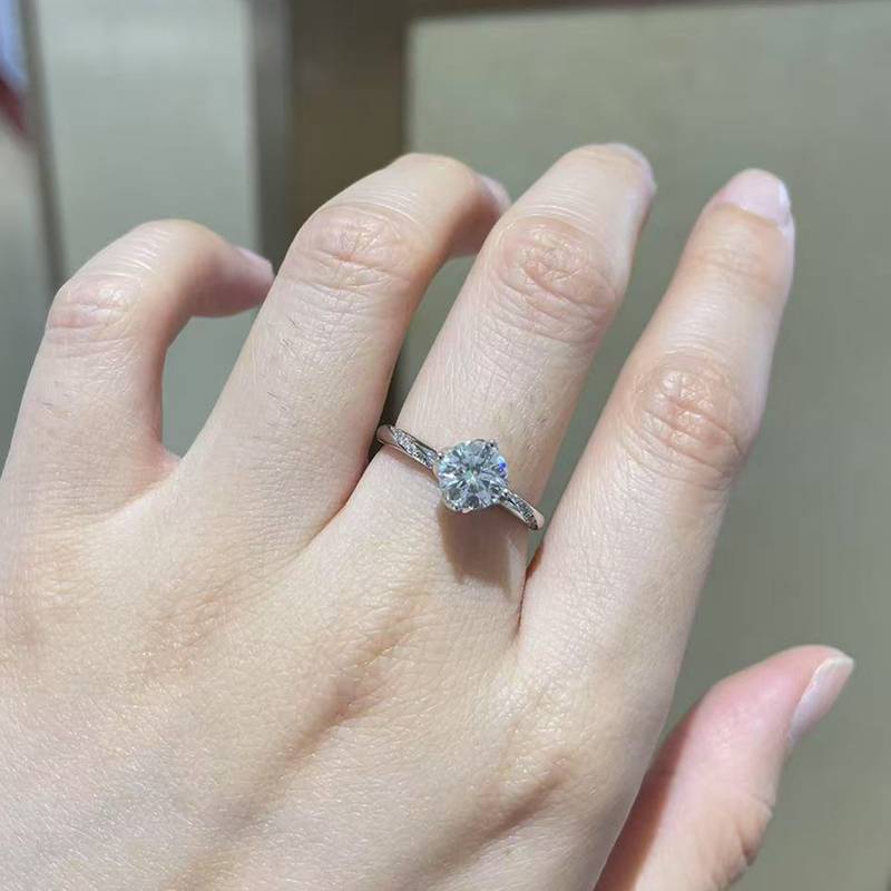 单头女戒S925银镀白金定制选款主石莫桑钻1.0ct/副石高碳钻
